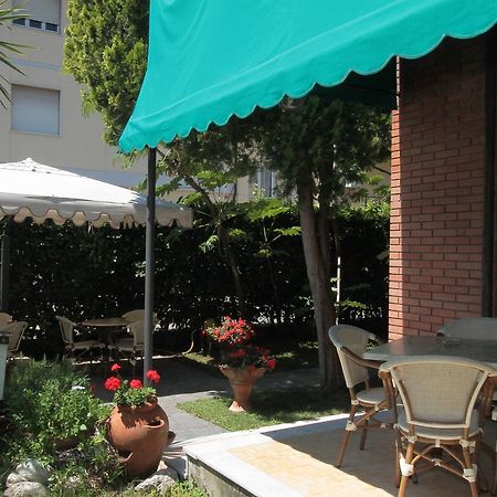 Hotel Vera Marina di Massa Exterior photo