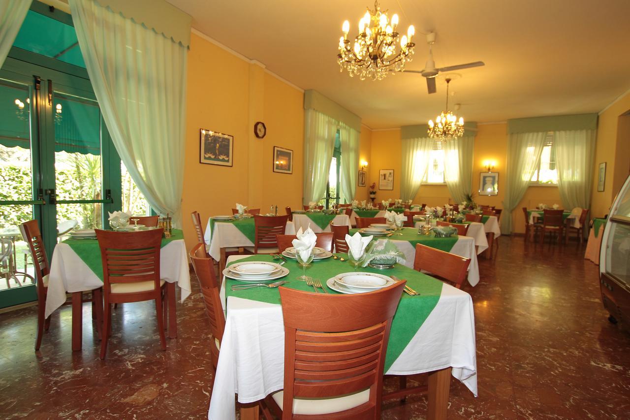 Hotel Vera Marina di Massa Exterior photo